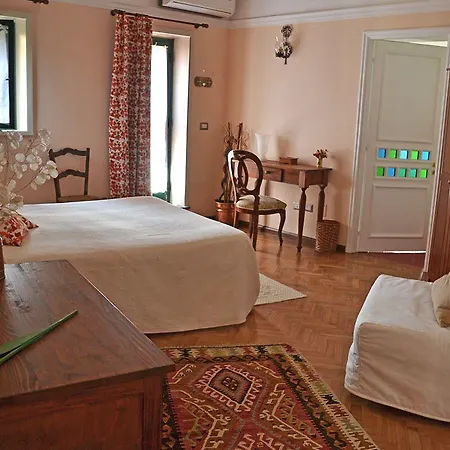 Casa Velardi לינה וארוחת בוקר ויאגרנדה