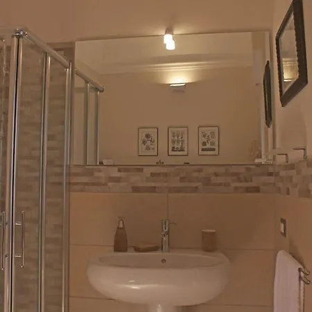 לינה וארוחת בוקר Casa Velardi 3*